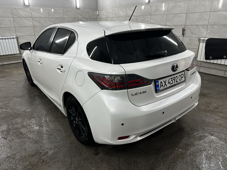 Лексус гибрид ст200