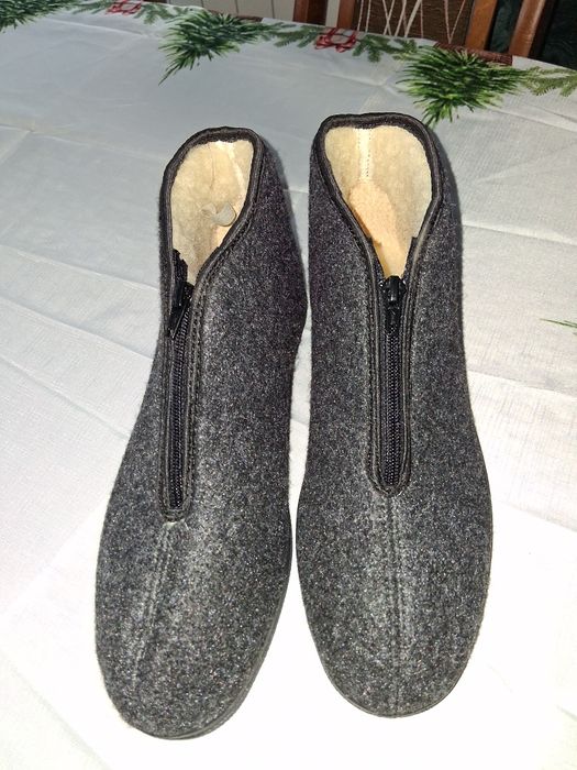 Męskie kapcie rozm 43