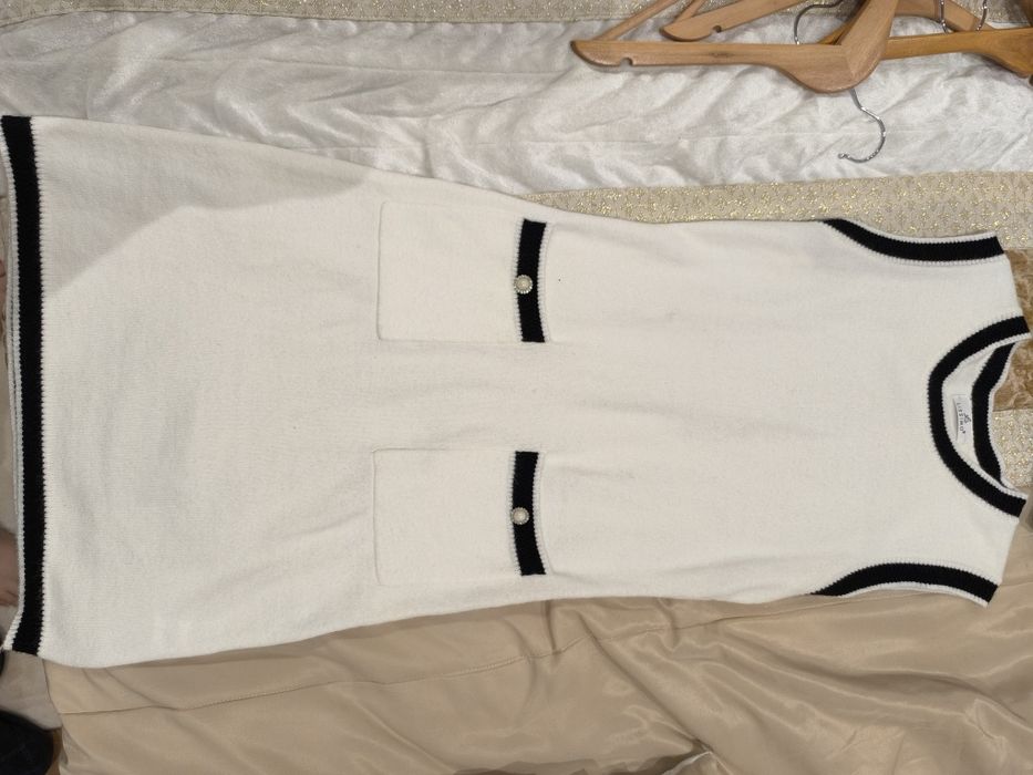 Vestido branco manga à cava