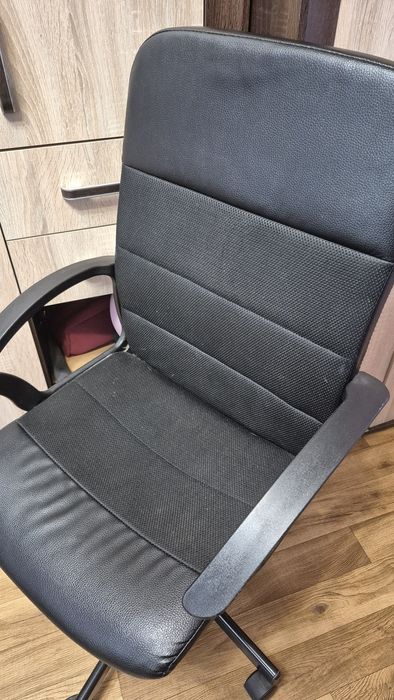 Fotel biurowy obrotowy