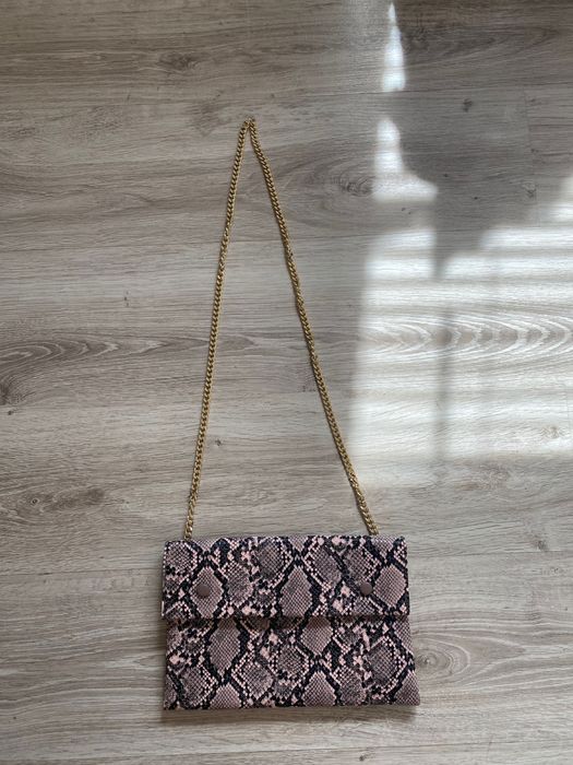 Torebka kopertowa na łańcuszku