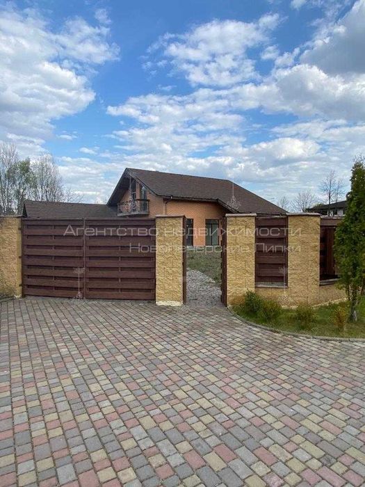 Продаж будинку 197м2 у елітному КМ «Козирна карта» с. Березівка