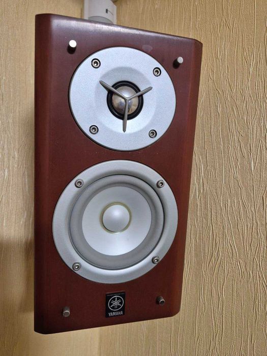 Продам AV-ресивер Yamaha RX-V559 + акустика 5.1 Yamaha NS-325