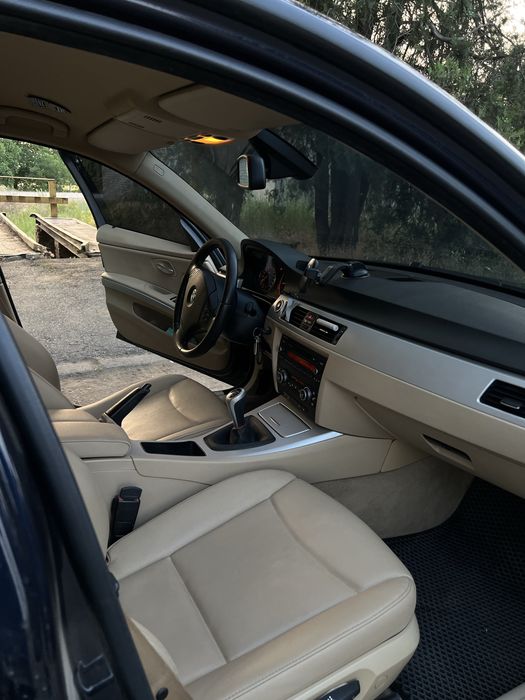 BMW 318i 2008 год