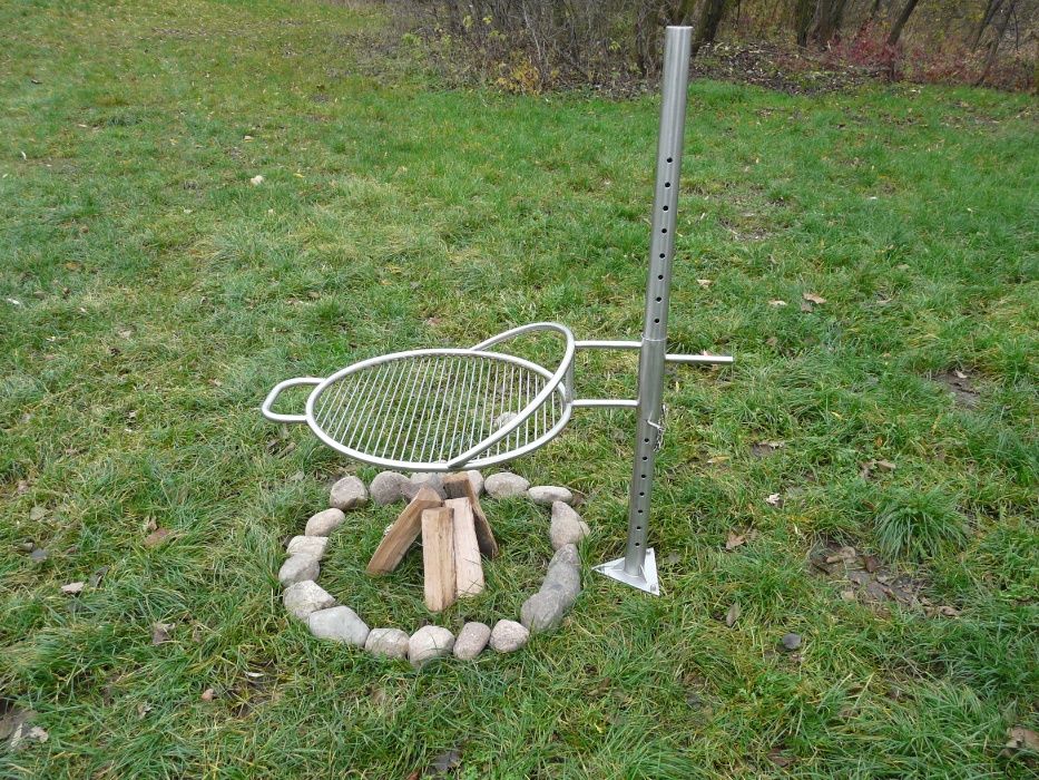Grill - ruszt nierdzewny na stopie 600