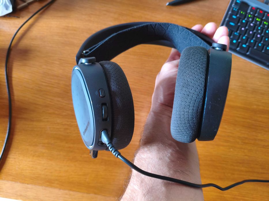 SteelSeries Arctis 5 – Headset Gaming RGB com Som 7.1