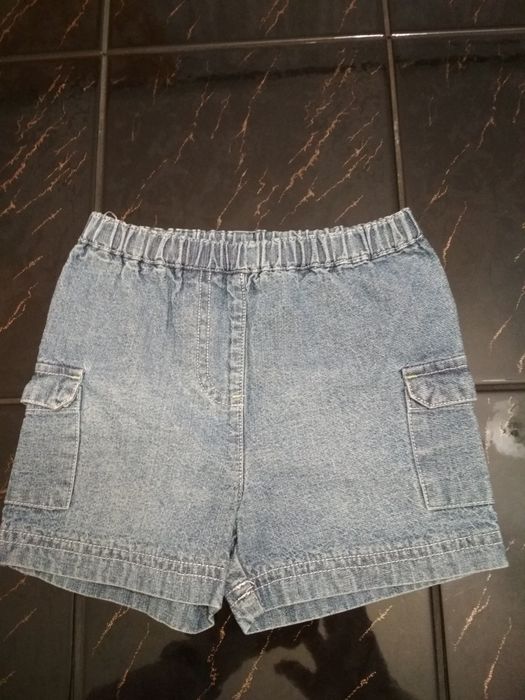 Spodenki z krótką nogawką r chłopięce r 74/80/86 (pas 40/42 cm).