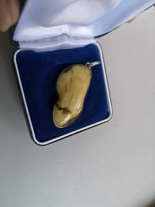 zawieszka bursztyn mleczny vintage polska