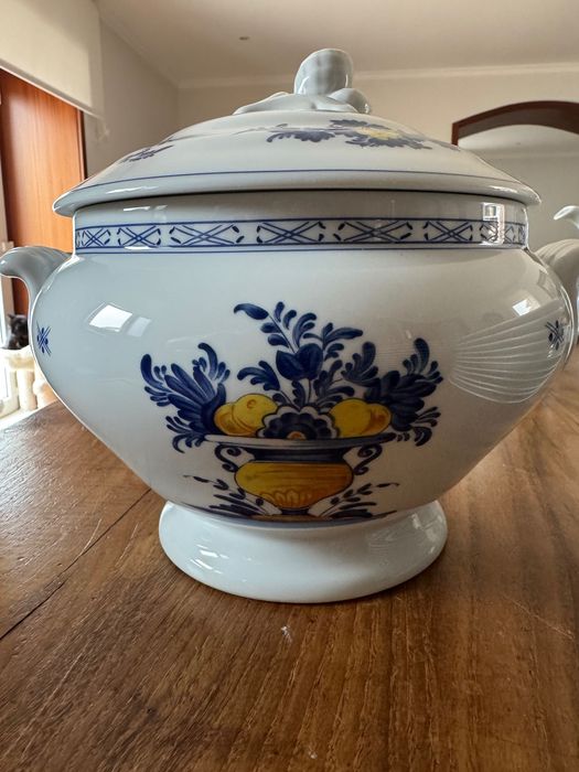 Serviço em porcelana de Viana da Vista Alegre