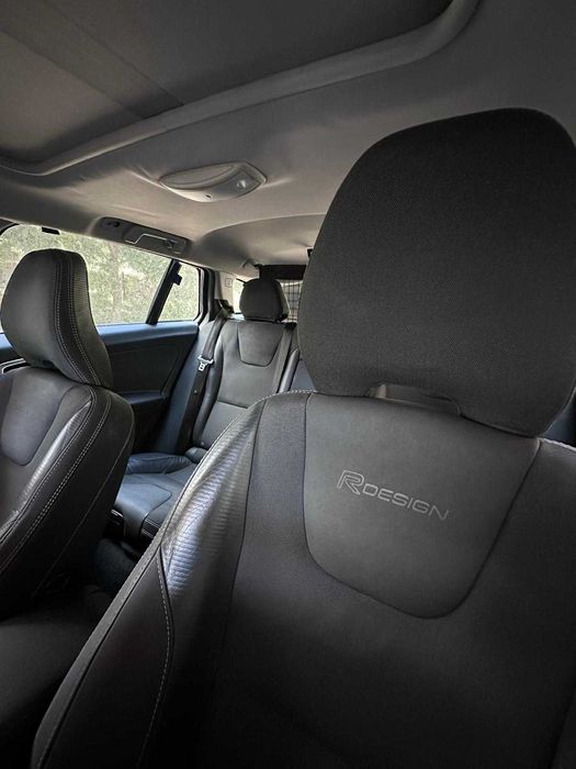 Volvo v60 r-design 5 cilindros d3