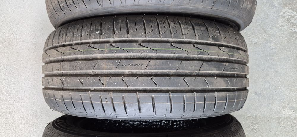 Komplet letnich opon hankook 215/55 R17