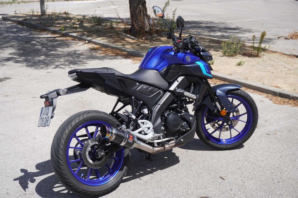 Yamaha MT-125 2022 | 21.700 km | Escape Black Widow | Excelente estado