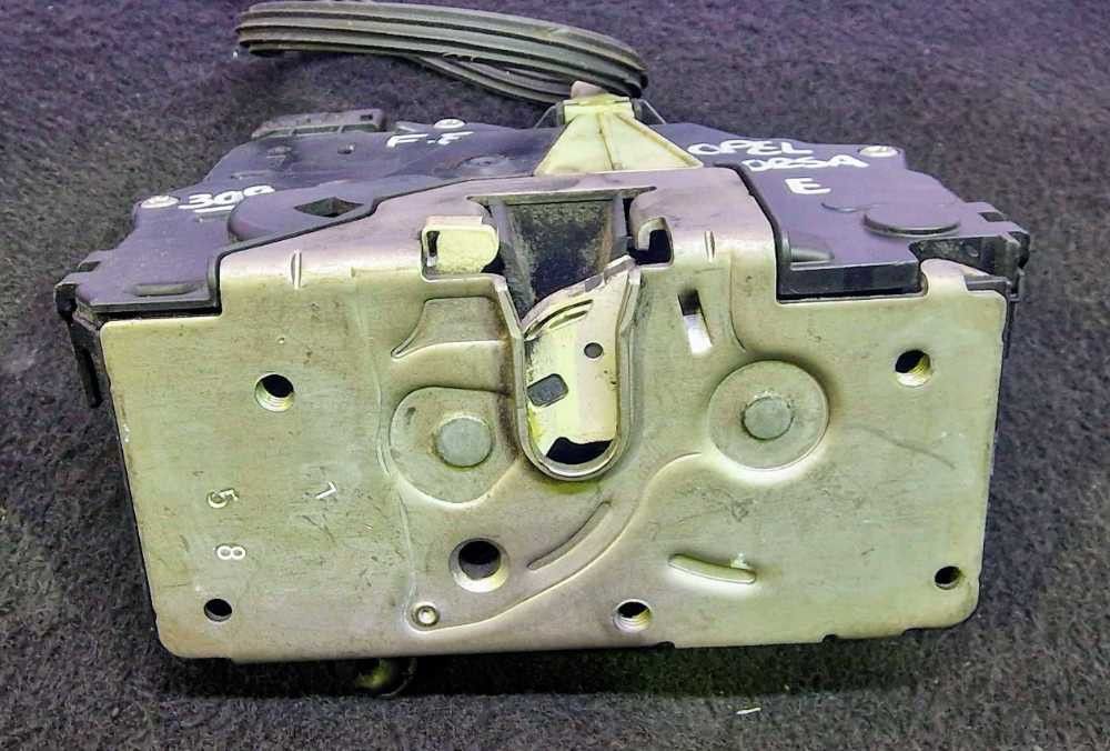 Fechadura / Fecho Porta Frente Esquerdo | Opel | Corsa E