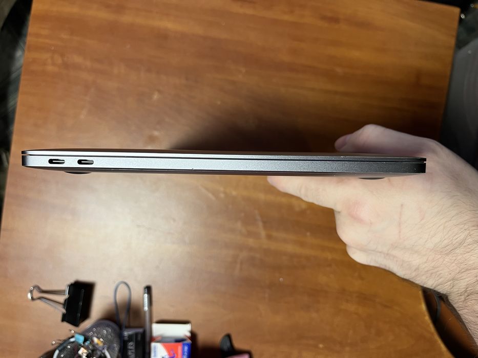 Macbook pro 13 i5 8/256