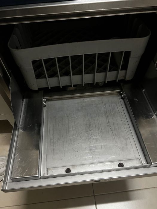 Máquina de lavar louça profissional
