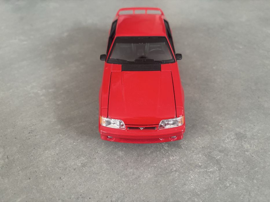 Model Welly skala 1/24 Ford Mustang SVT Cobra