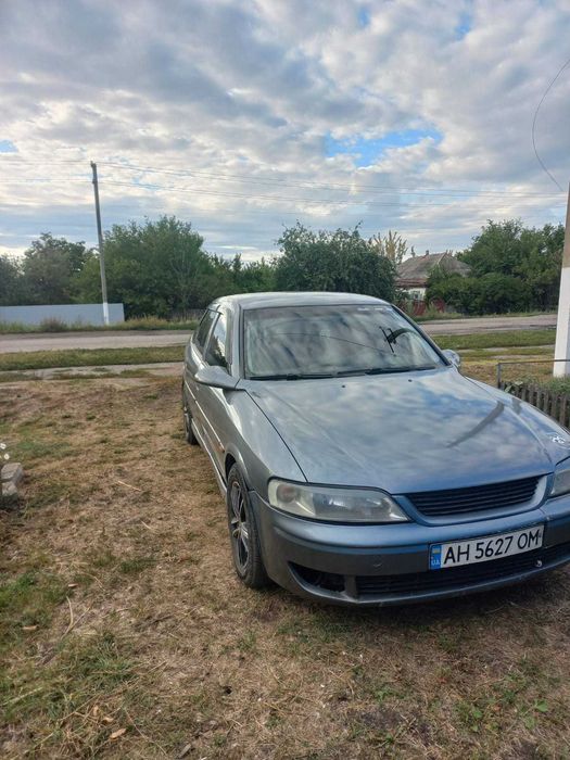 Автомобиль Опель Вектра Б
