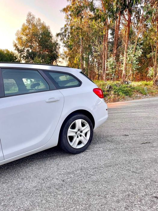 Opel Astra J Carrinha 1.7 CDTI 110CV 2011
