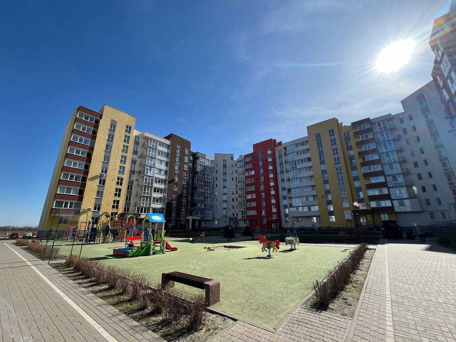 Продам двокімнатну квартиру, Велика кухня-вітальня