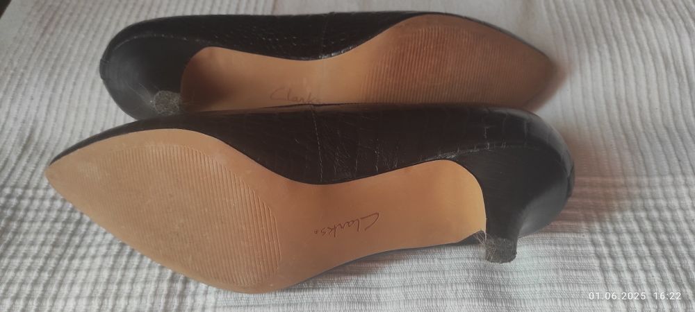 Туфлі жіночі Clark's 39 розмір класичні середній каблук як нові