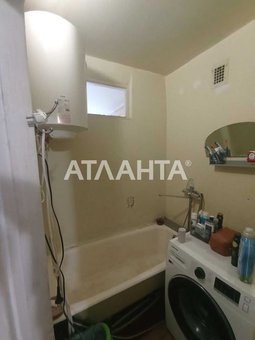 Предлагается 1- комн. на среднем этаже