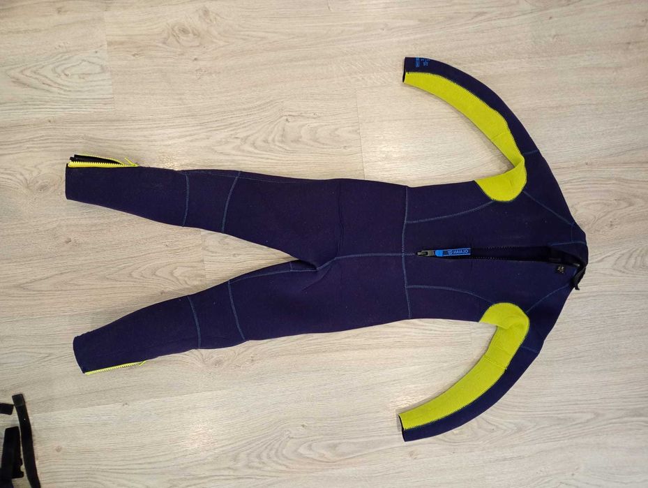 Fato de neoprene Olaian 4 mm 8 anos