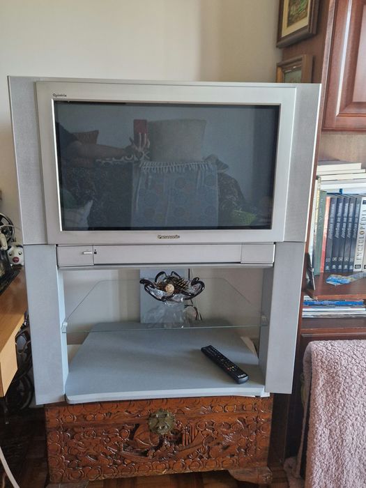 Televisão Panasonic Quintrix CRT Widescreen (16:9)