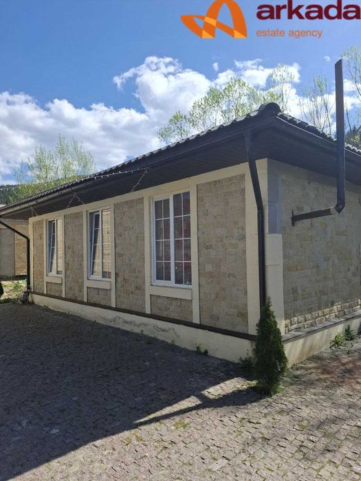 Продається новий готельно-відпочинковий комплекс в курортному Яремче.