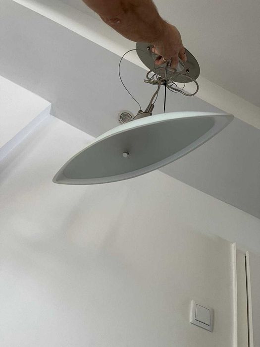 Lampa wiszaca halogenowa nad stół