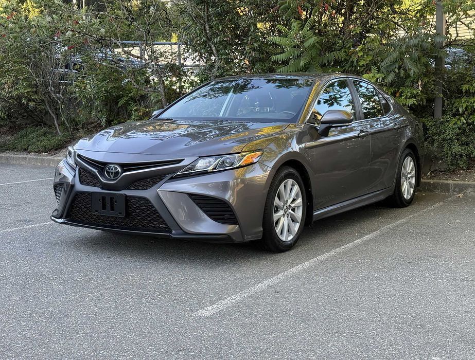 Toyota Camry      2020