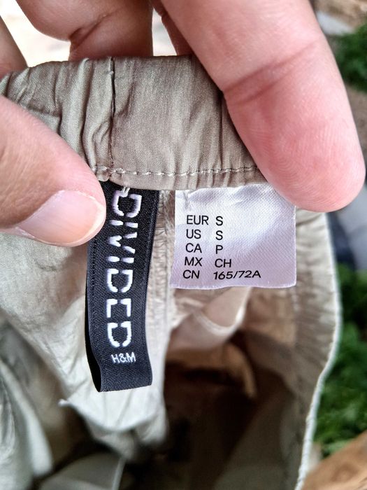Camisola Zara,com calça H&M.