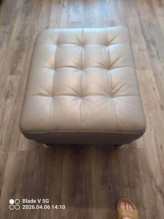 2 x Podnóżek, pufa skórzana  IKEA LANDSKRONA