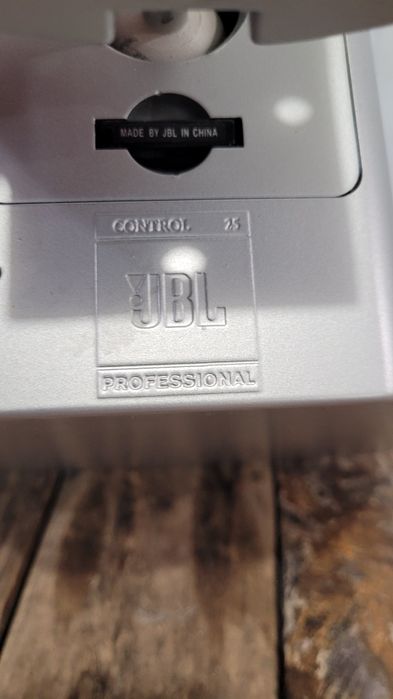 Профессиональные колоноки JBL