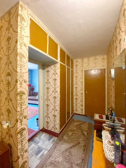 Продаю 2-кімнатну квартиру на Намиві.ц6