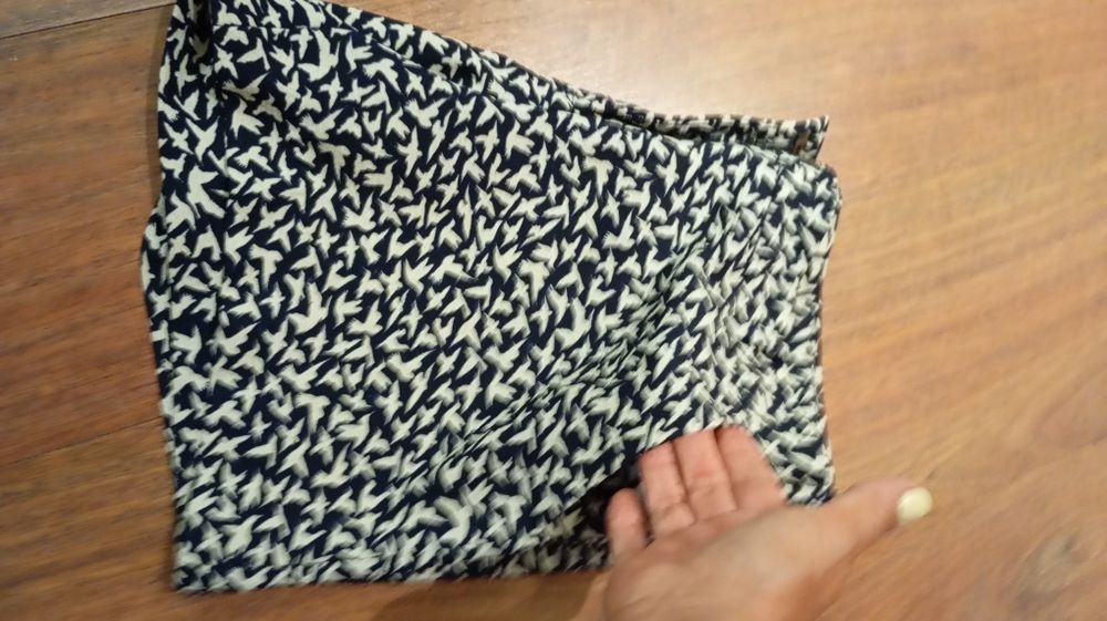 Calção de padrão azul e branco novos