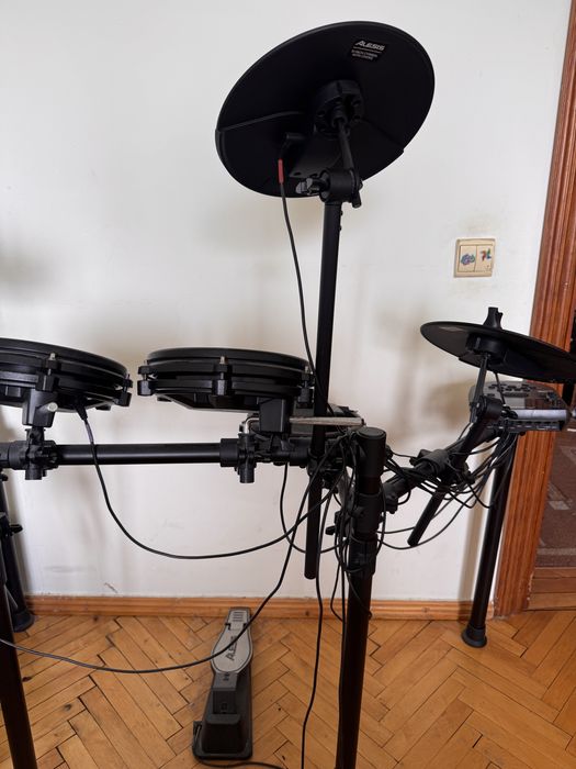 Барабани. Електронна ударна установка Alesis Nitro Mesh Kit