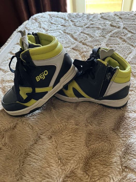 Продам детская обувь