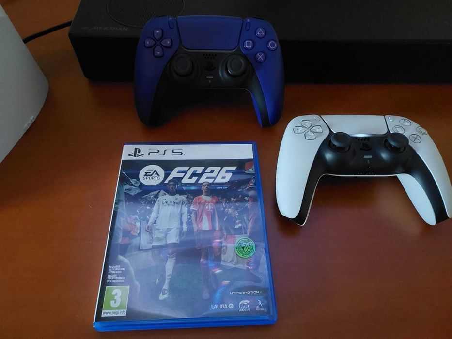 PlayStation 5 Slim 1TB (com leitor) + 2 comandos + 3 jogos – Garantia
