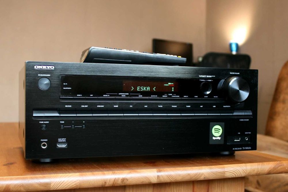 Mocny wzmacniacz  Onkyo Tx Nr 636 Bluetooth Atmos WiFi 160 watt kino domowe
