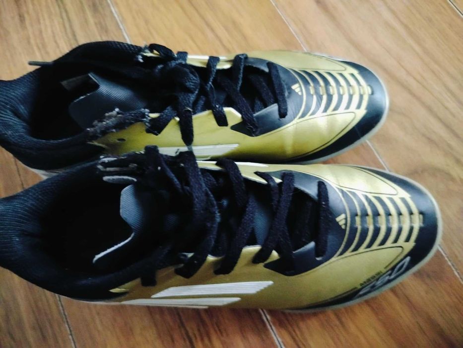 Buty piłkarskie adidas, turfy, Messi r.37