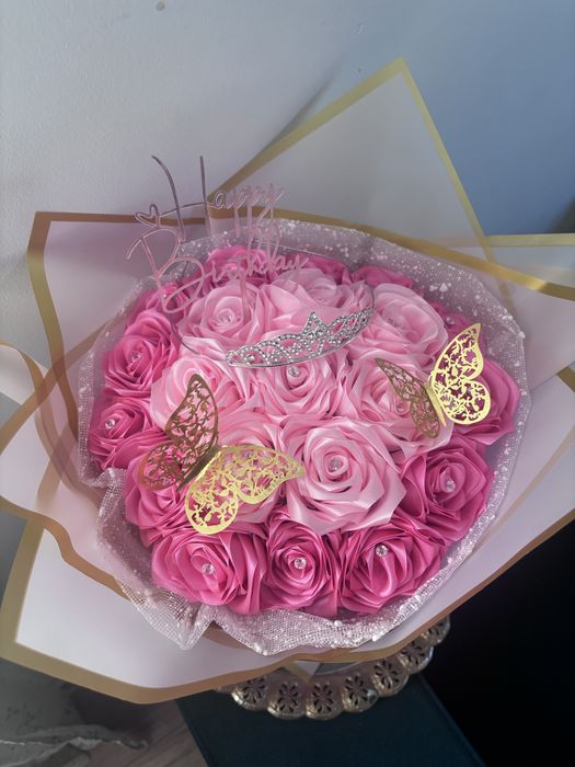 Bukiet róż ze wstażki