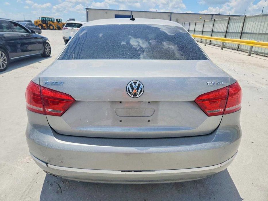 2014 Volkswagen PASSAT SEL