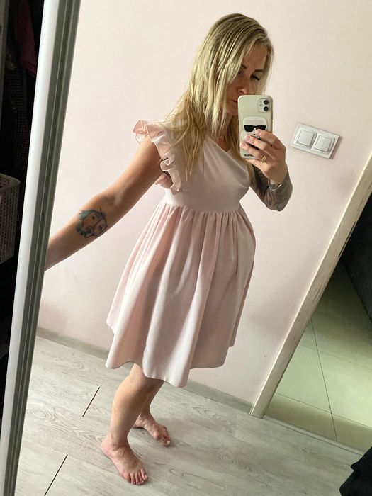 Sukienka pudrowy róż ciążowa
