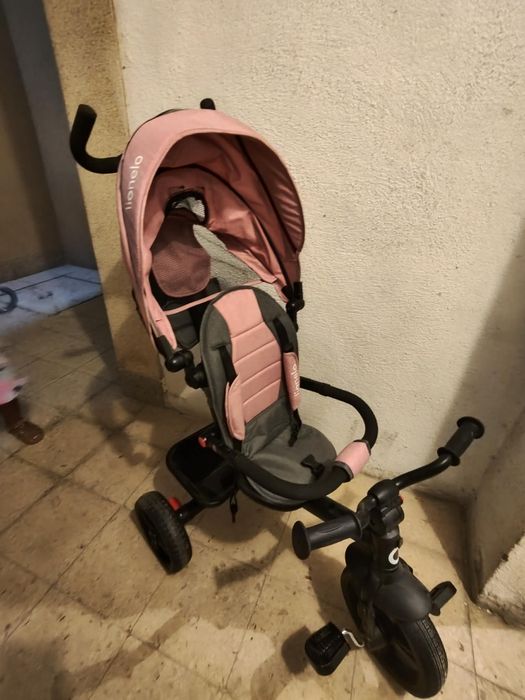 Triciclo com empurrador  LIONELO