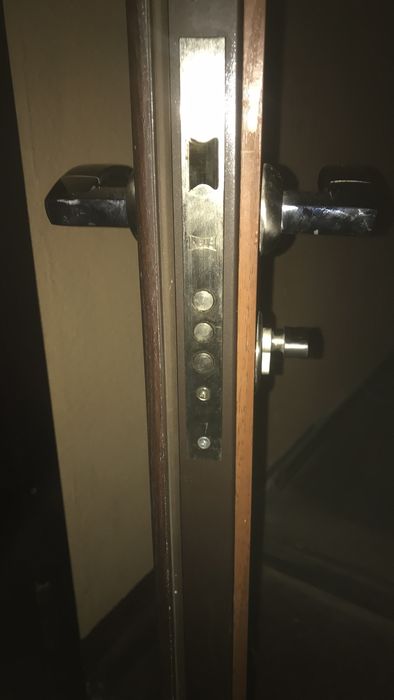 Ремонт дверей. Ремонт замена замков