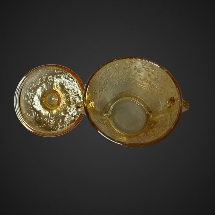 Cukiernica mlecznik szkło iryzowane janette glass B4/021210