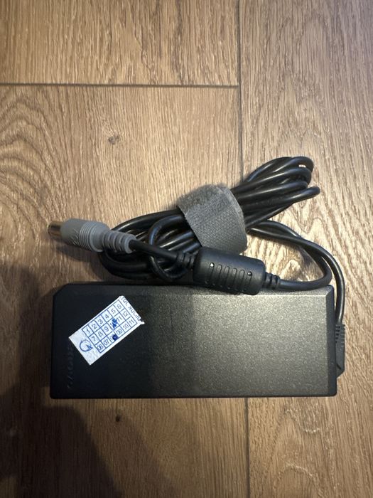 Zasilacz Lenovo 90W okragle wejscie - Sama kostka