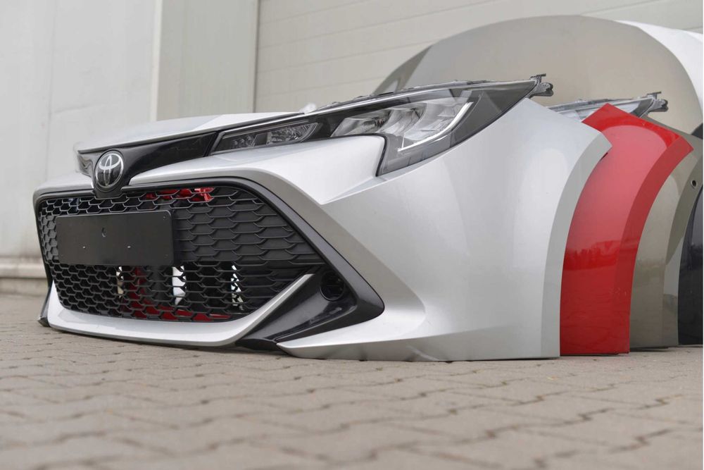 Бампер передній з розборки Toyota Auris II інші запчастини Тойота шрот