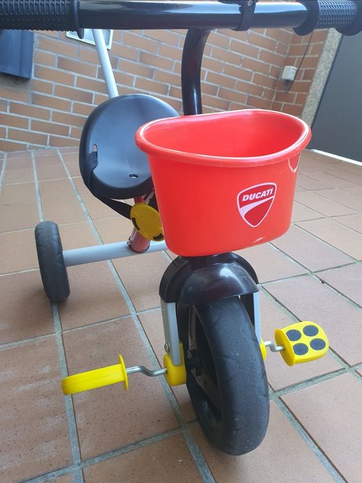 Triciclo Chico Ducati