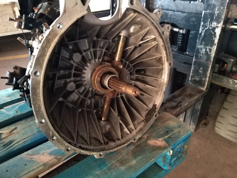 Caixa de velocidades Isuzu 5200